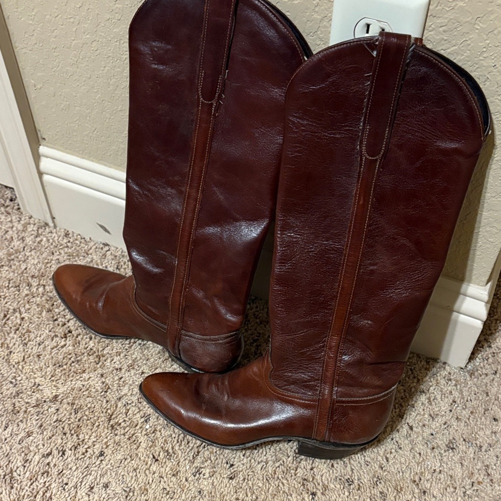 Tony Lama Chestnut Leather Heeled Boots - Picture 3 of 10